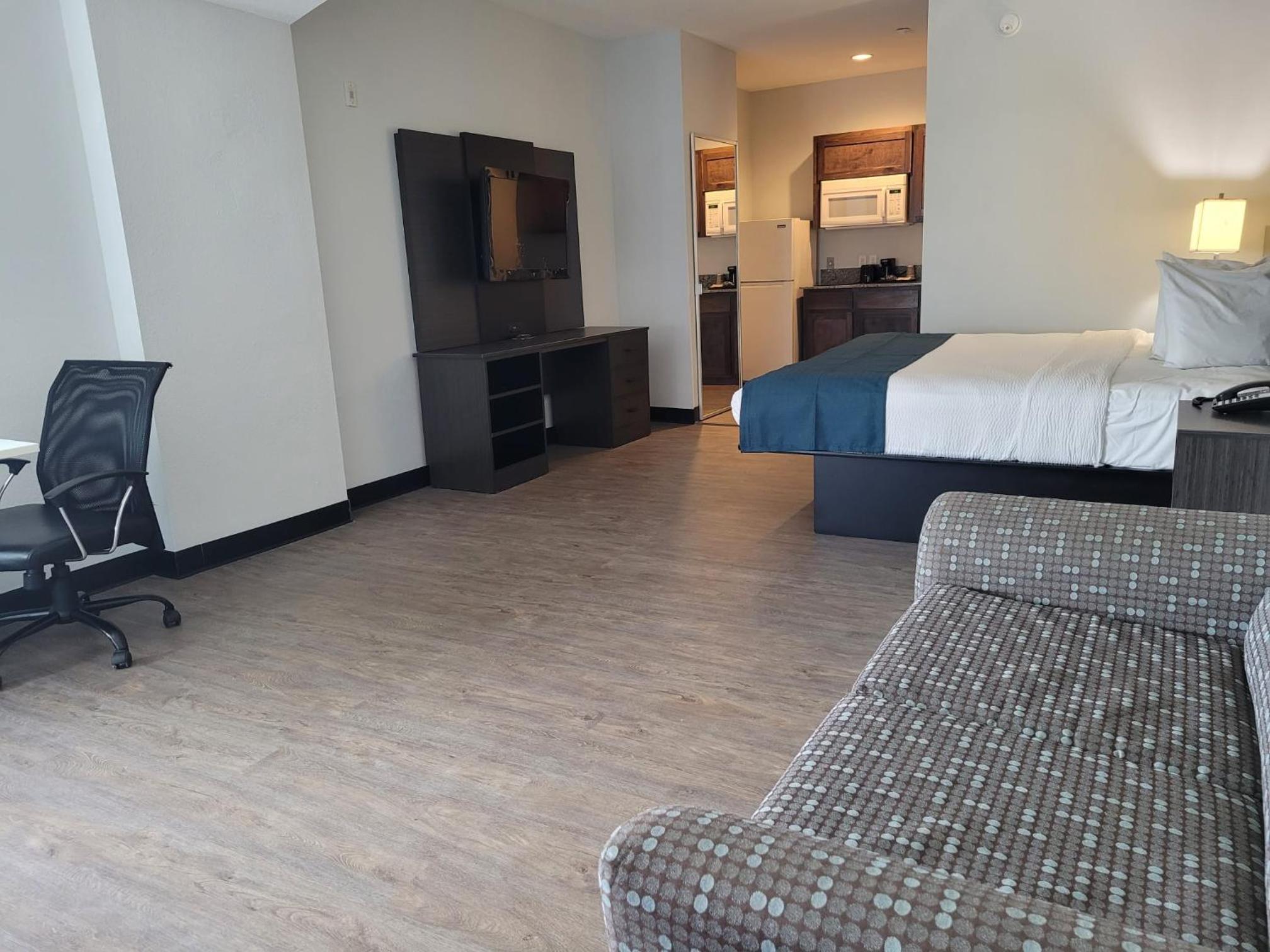 Days Inn & Suites by Wyndham Gonzales TX