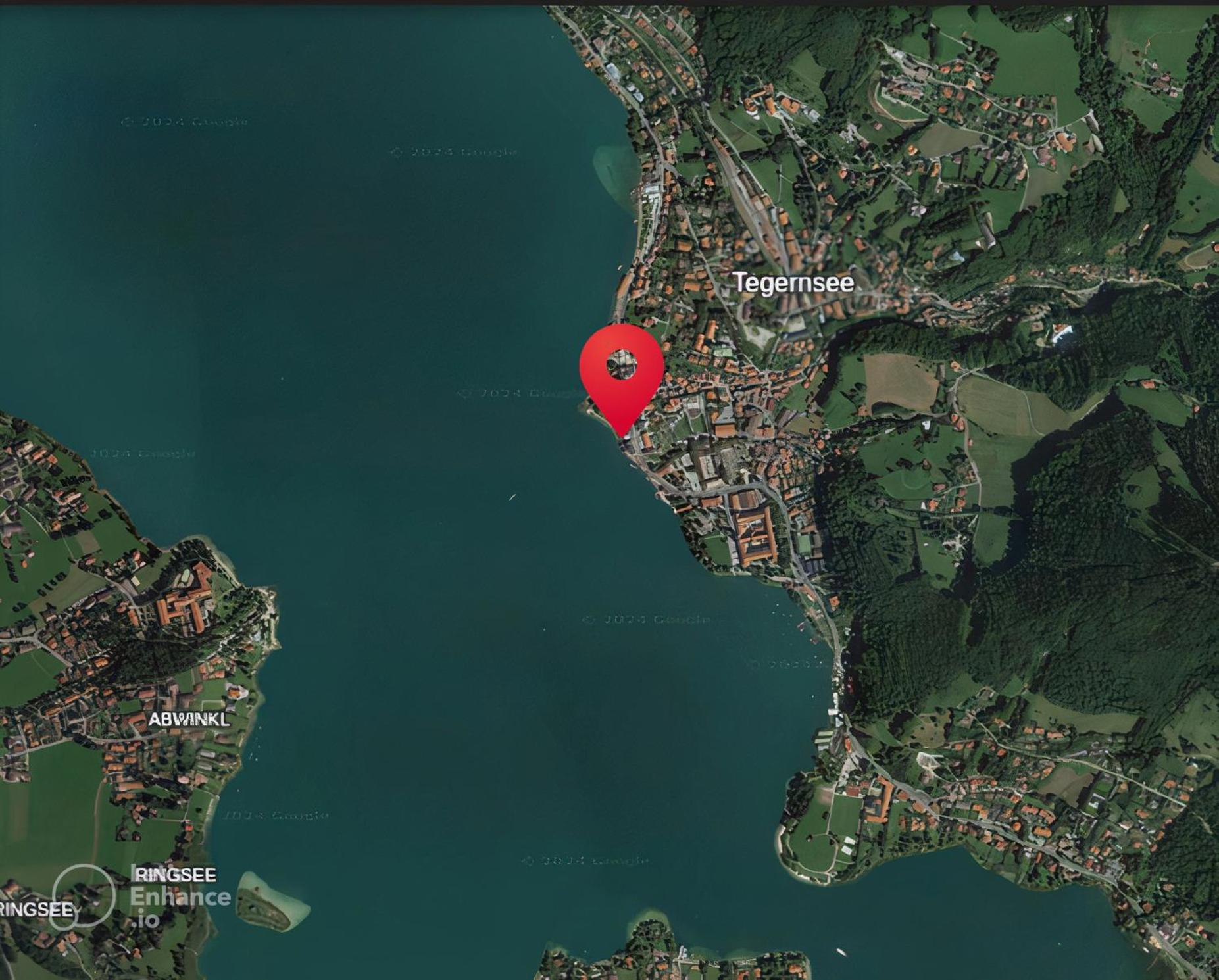Villa Tegernsee - Exclusive Lakefront Villa with private Zirben Sauna, 4 Rooms for Family & Friends