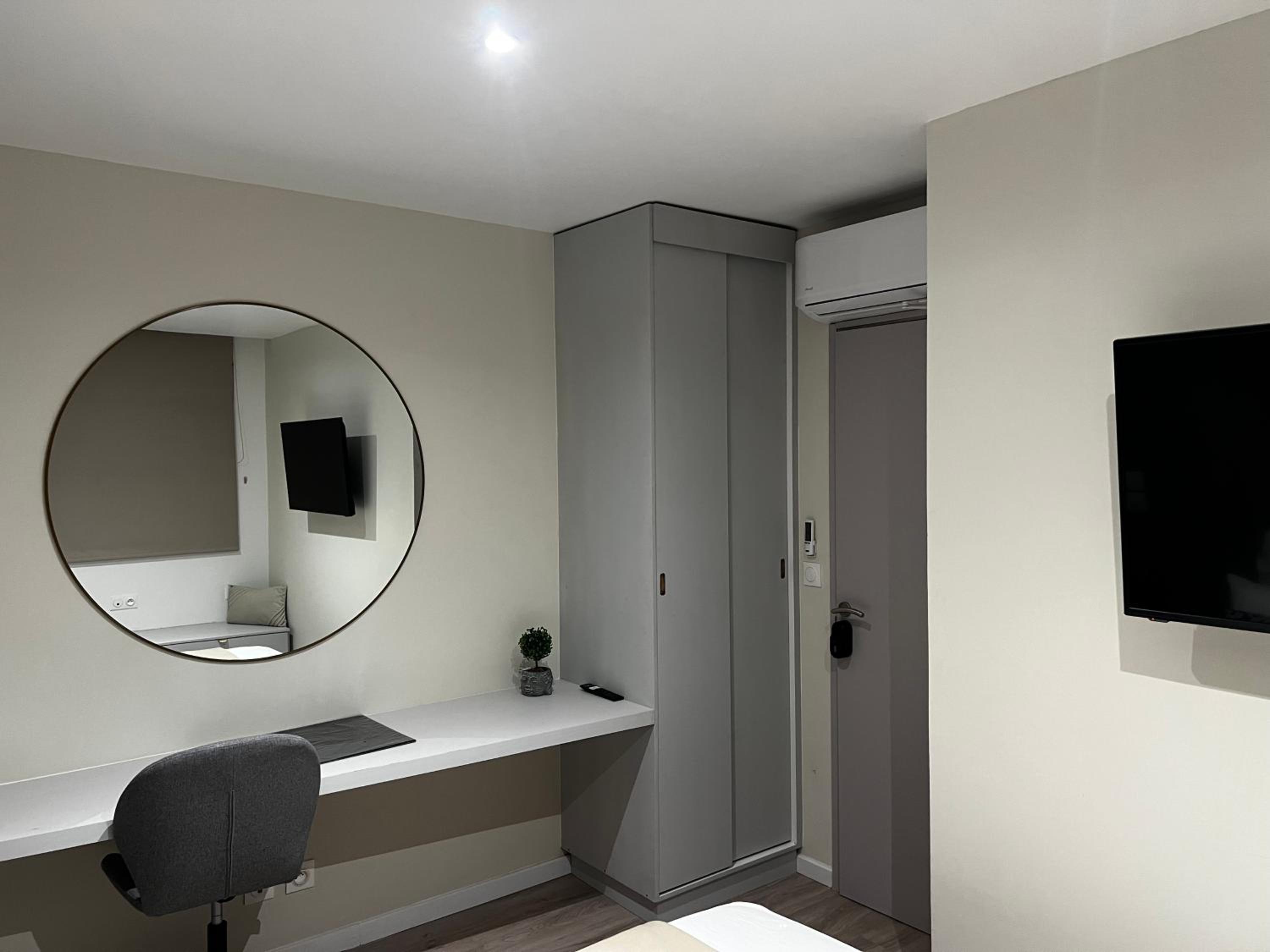 hotel room