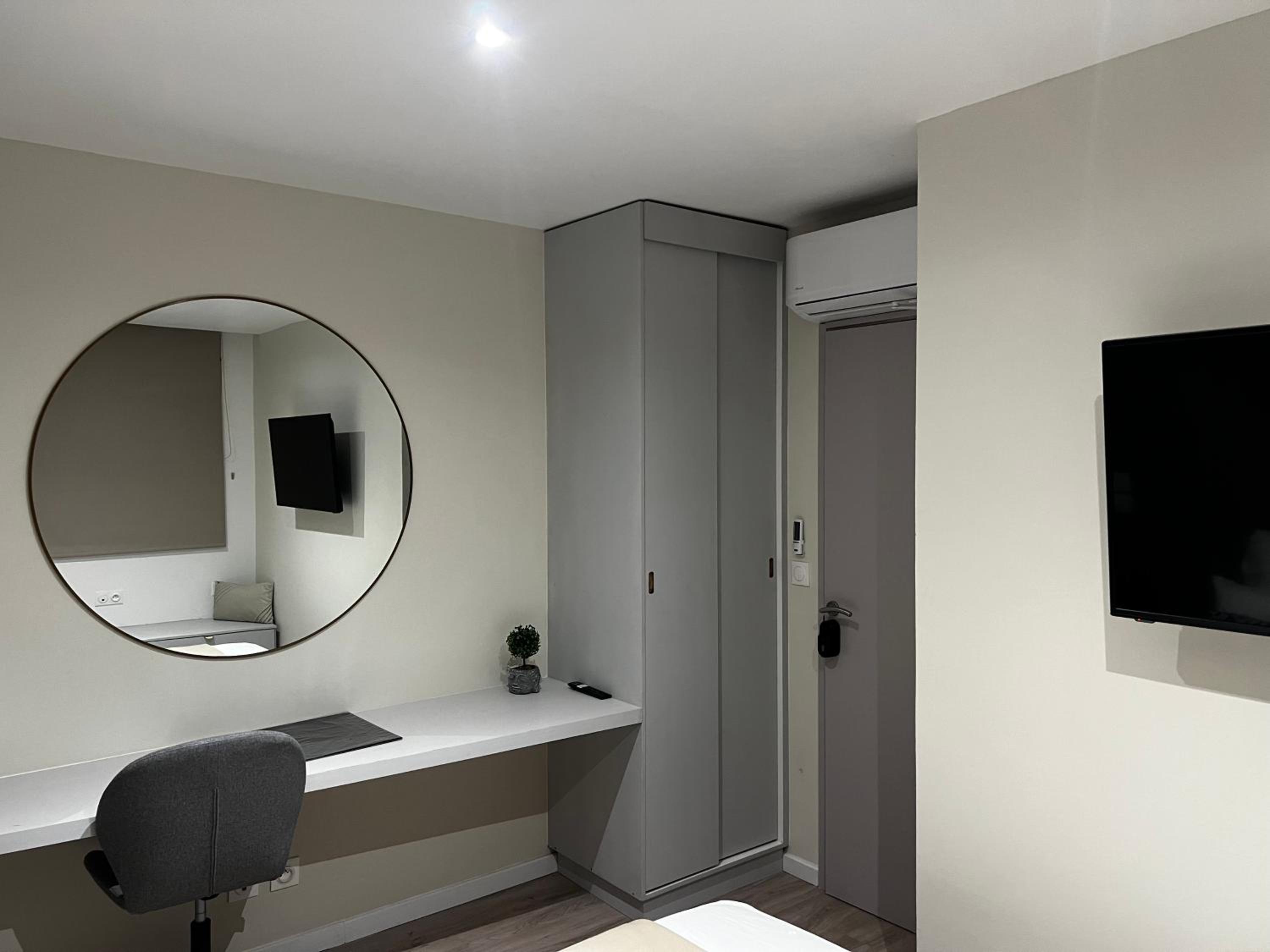 hotel room