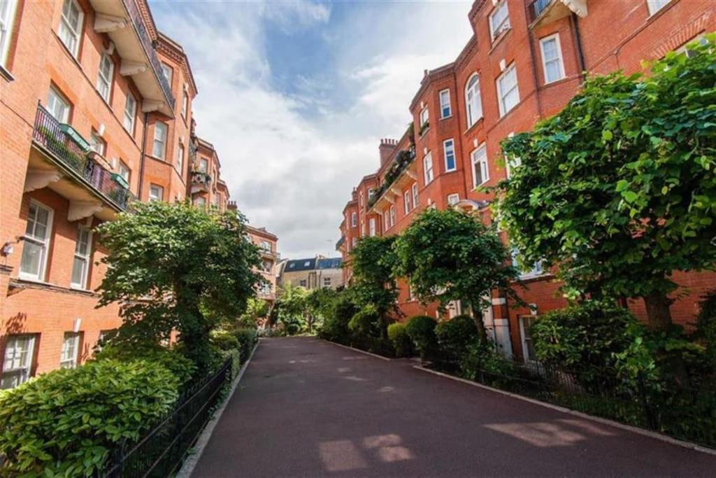Spacious Flat in West Kensington