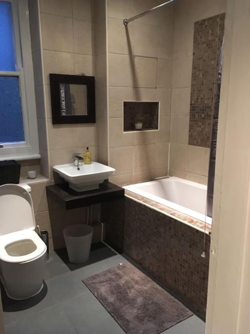 Spacious Flat in West Kensington