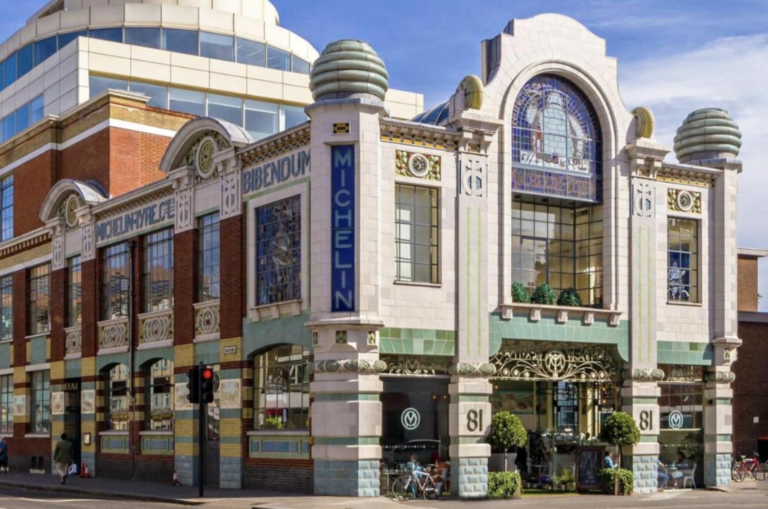 Chelsea Flat 10 mins Harrods with Gym and Air Con