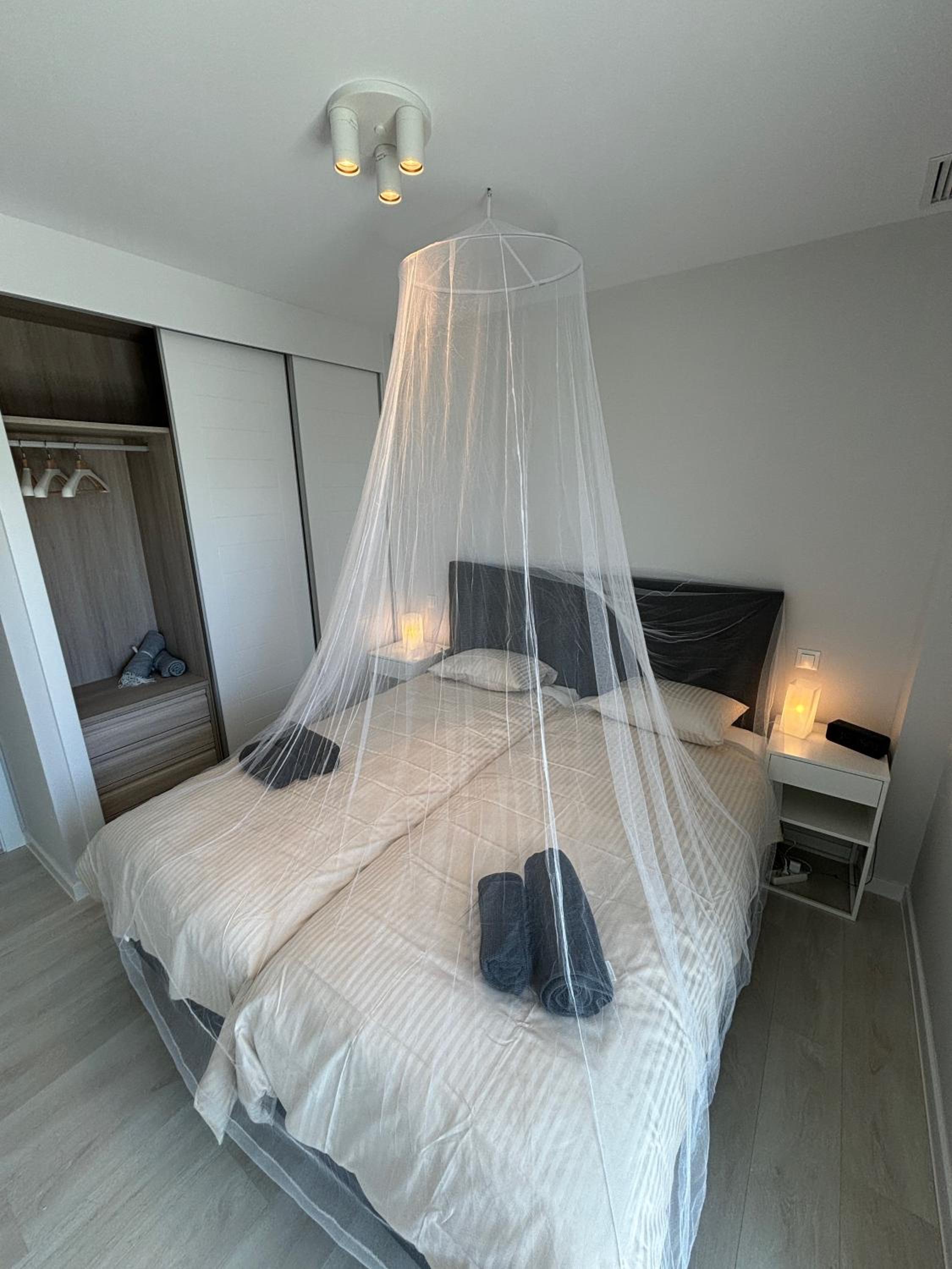 New penthouse with sunny beach view