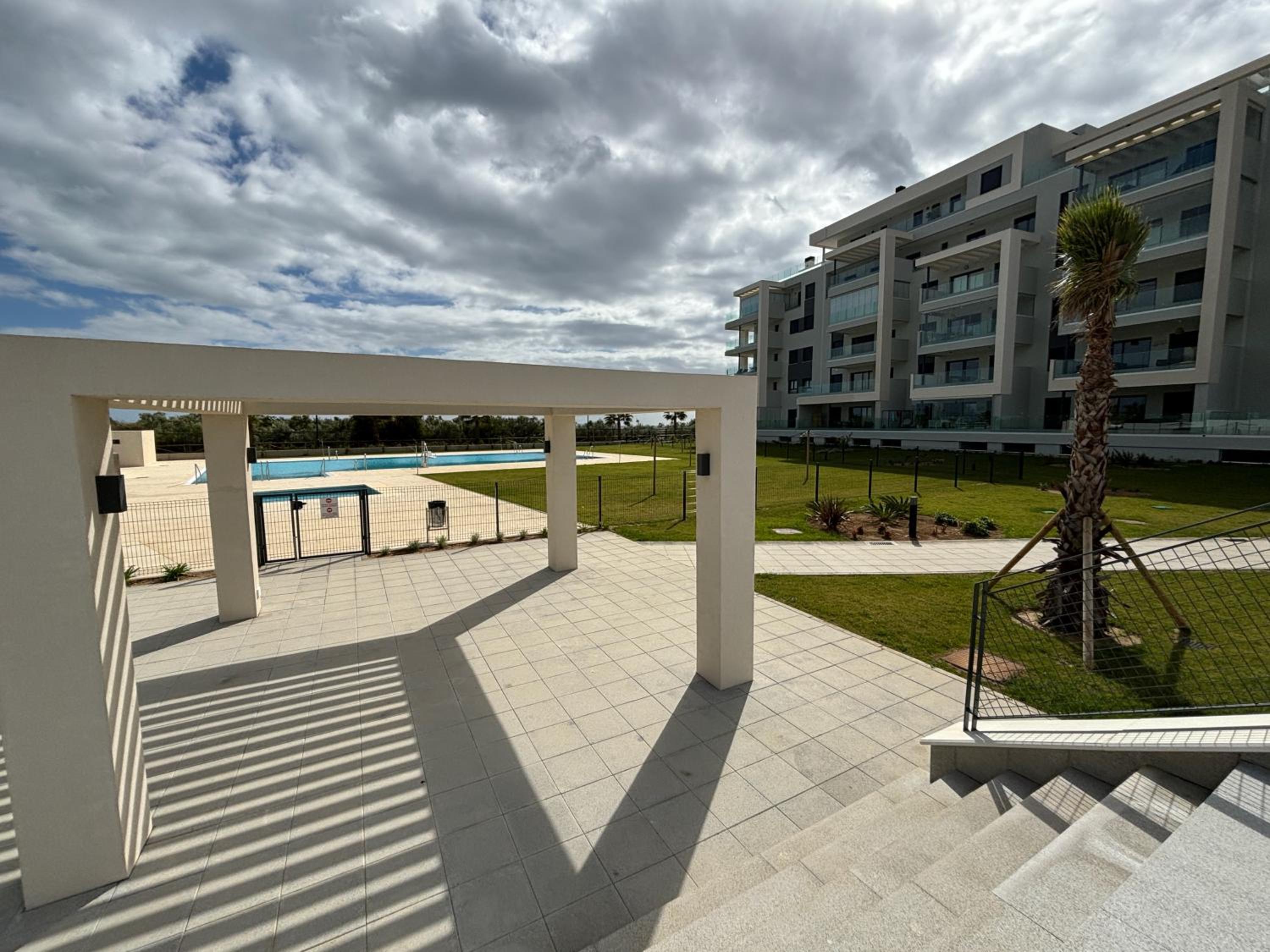 New penthouse with sunny beach view