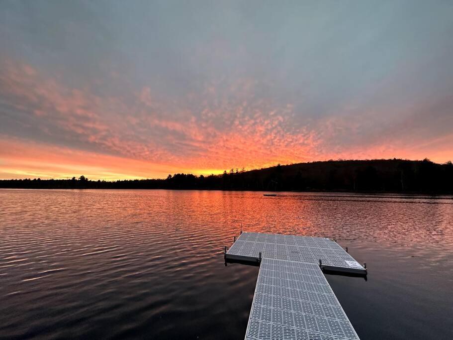 Lakefront Log Cabin, Private Lake Access w/Peloton view 5