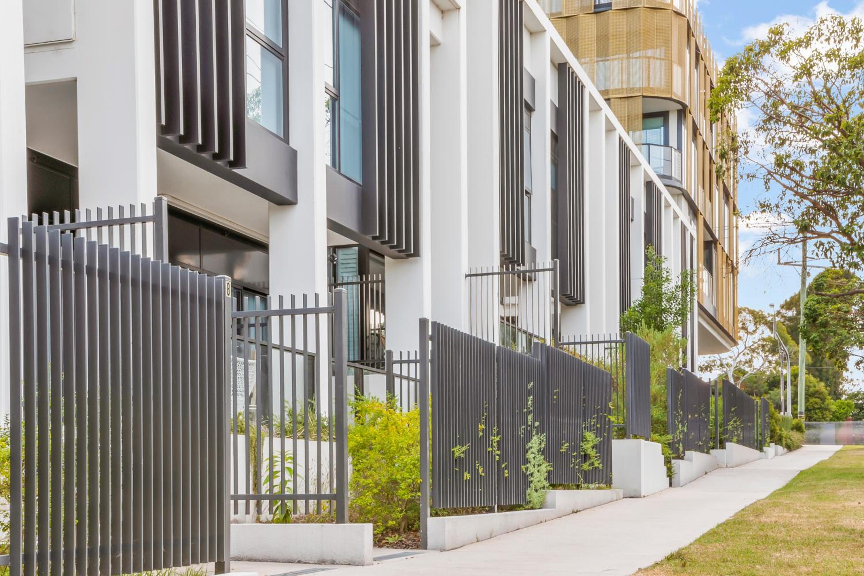 StayAU Modern 2BR Townhouse w/ pool