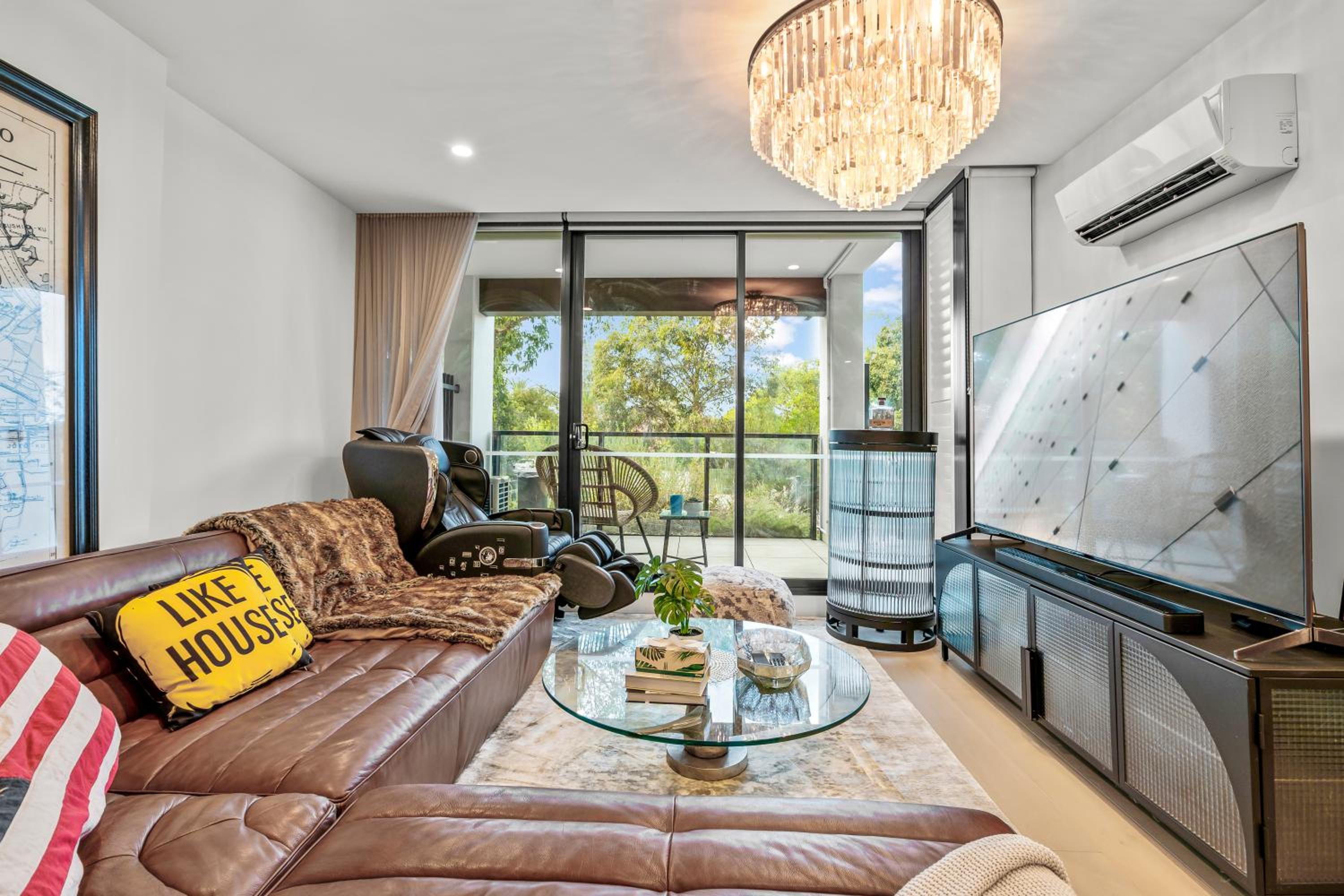 StayAU Modern 2BR Townhouse w/ pool
