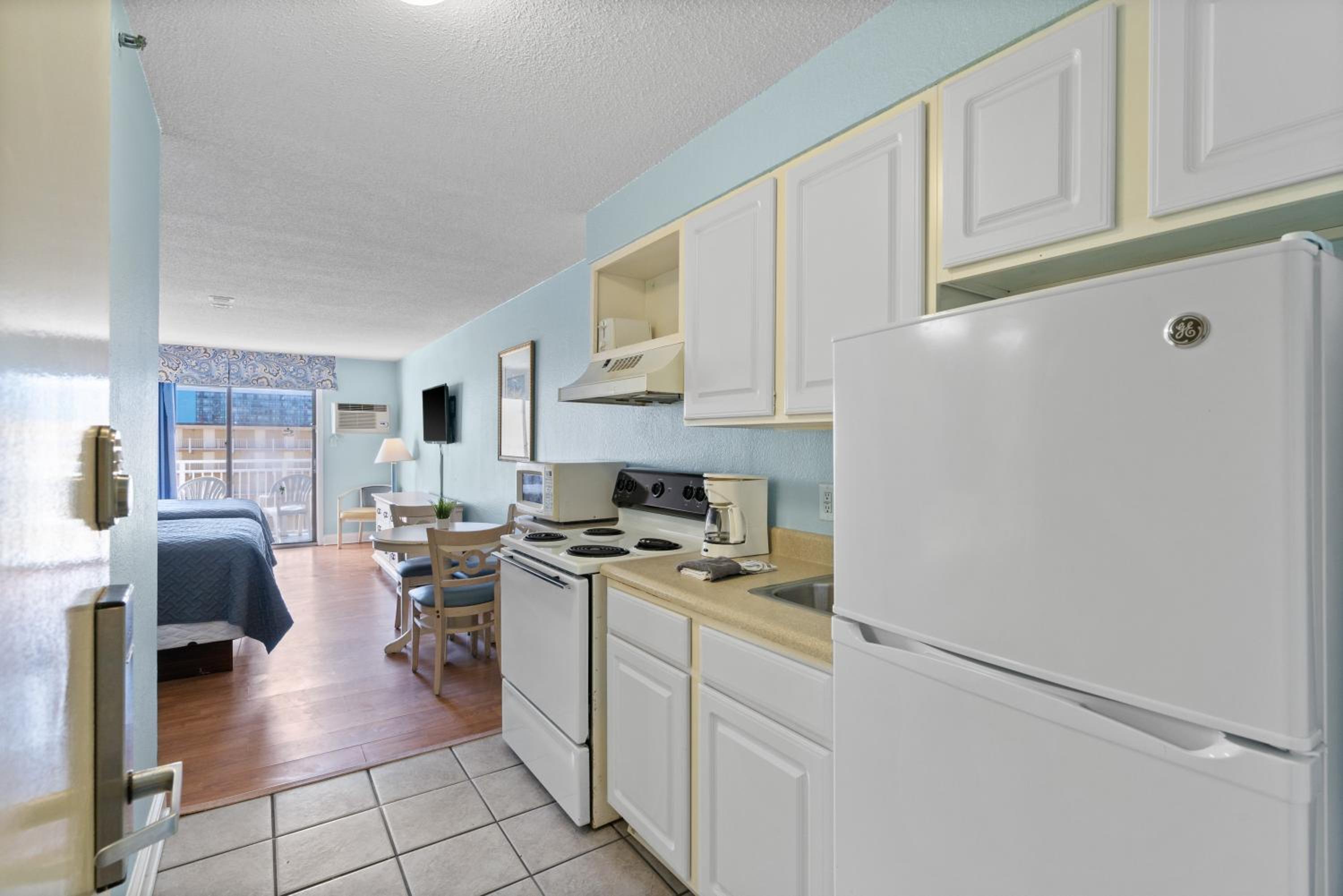 Budget Friendly Oceanview Studio, Sleep 4! view 4