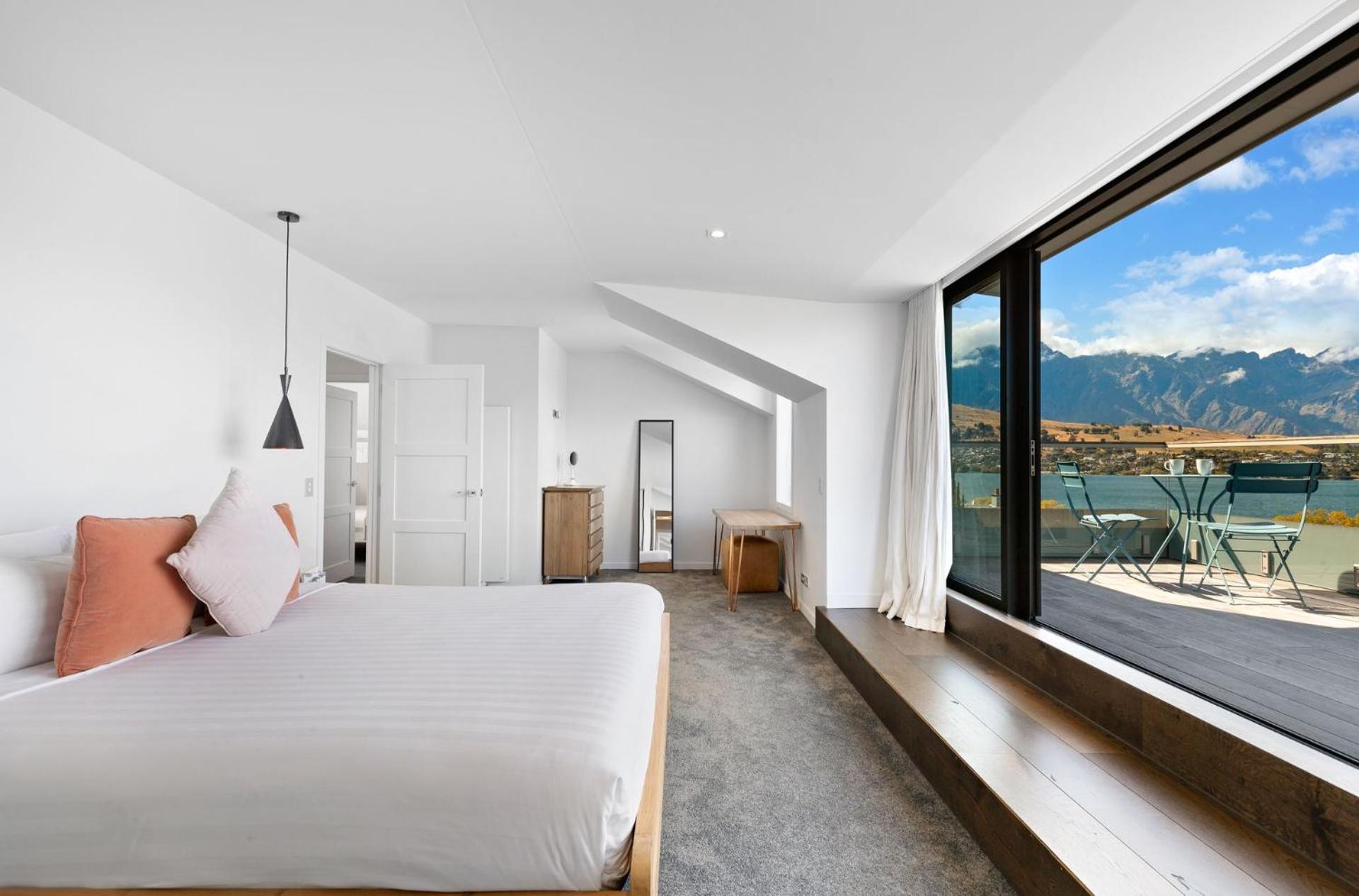 10 The Terrace view 4