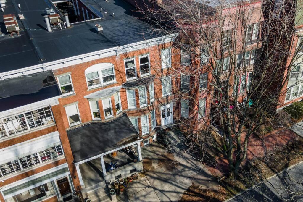 Flats on Front - Riverfront Gem Fast Wi-Fi 3F view 5