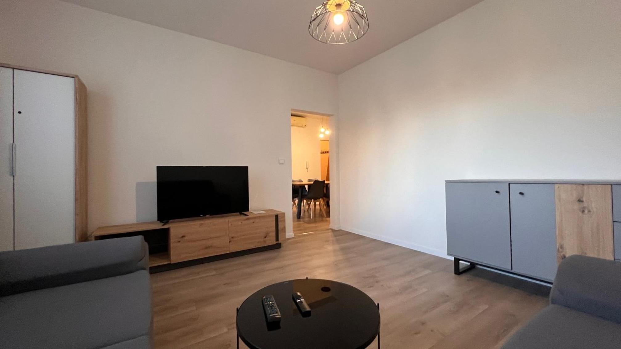 Air conditioned 3 room apartment, near Technopol view 4