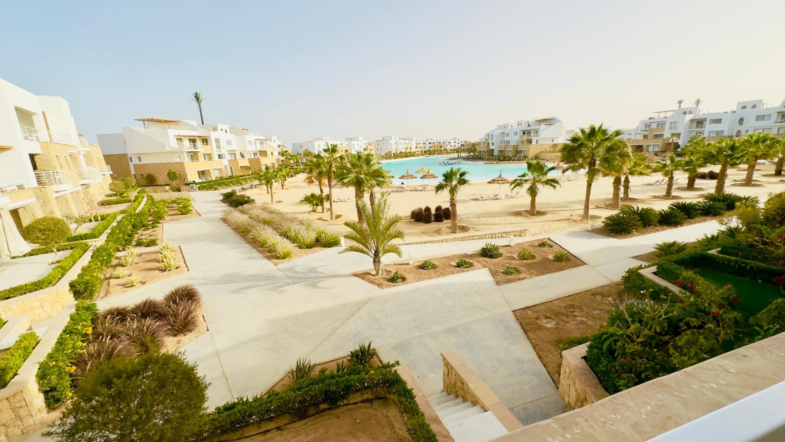 Luxury 3 bedroom in swan lake view 3