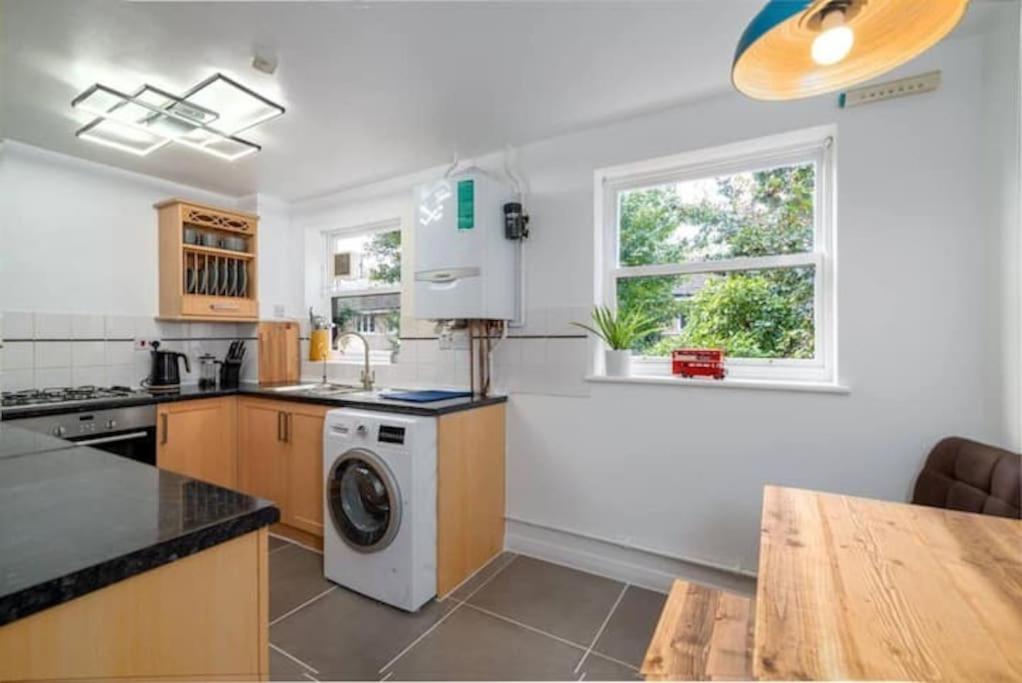 Kings Cross 4BR House - Garden & Free Parking