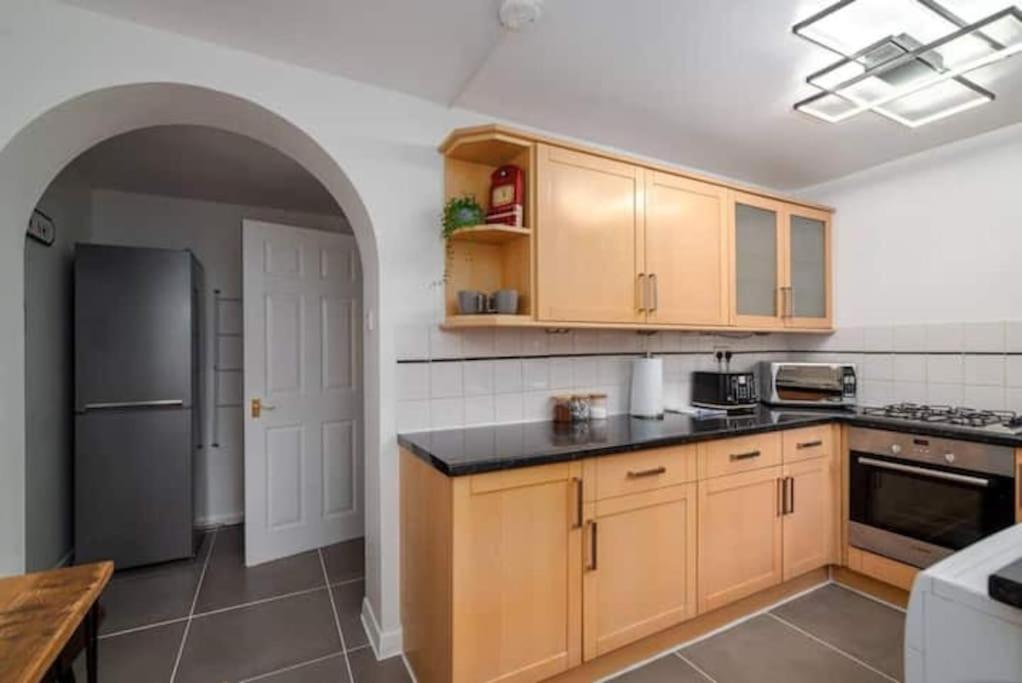 Kings Cross 4BR House - Garden & Free Parking