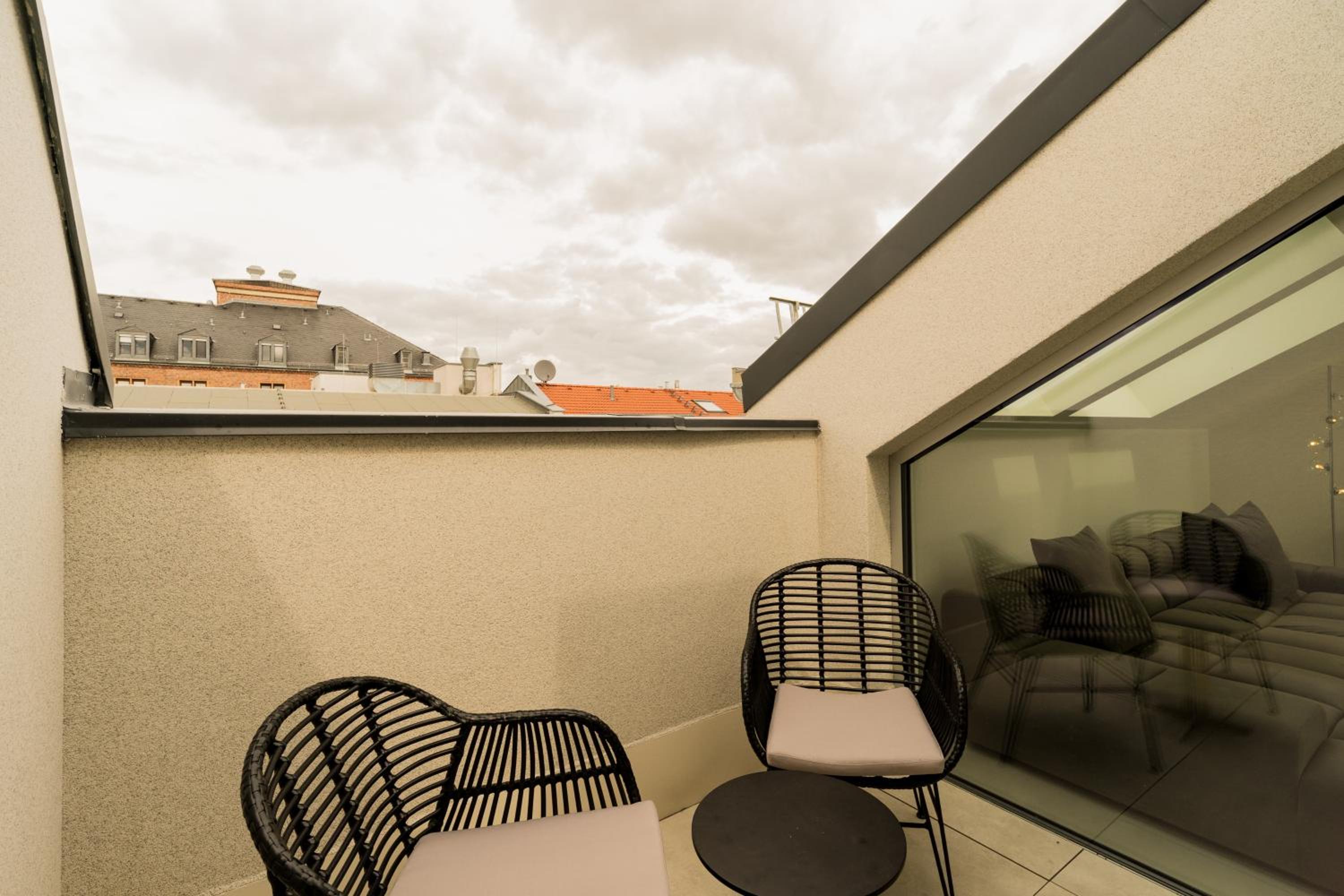 Spacious Apartments In Mitte- Feel The Citycenter