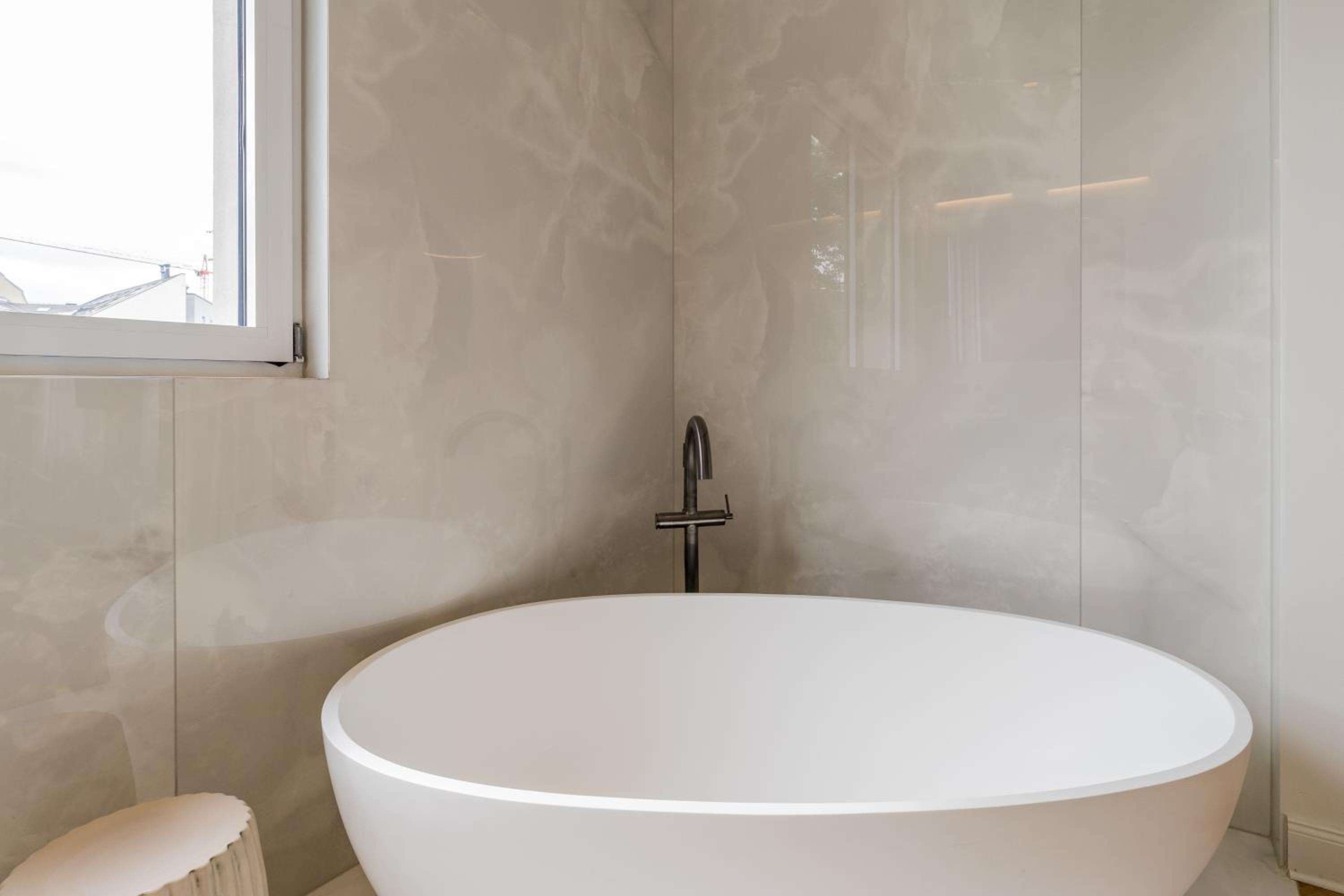 Spacious Apartments In Mitte- Feel The Citycenter
