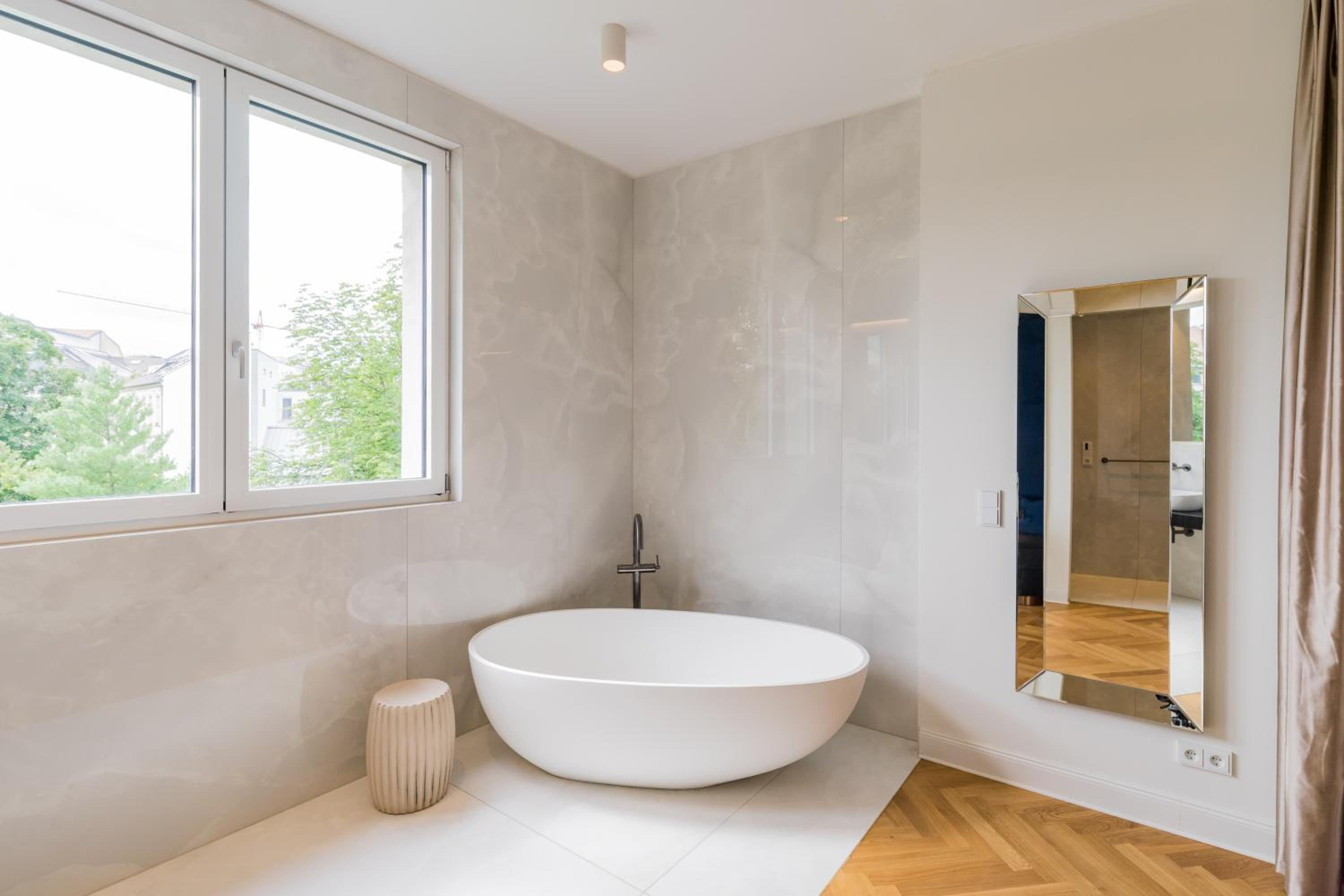 Spacious Apartments In Mitte- Feel The Citycenter
