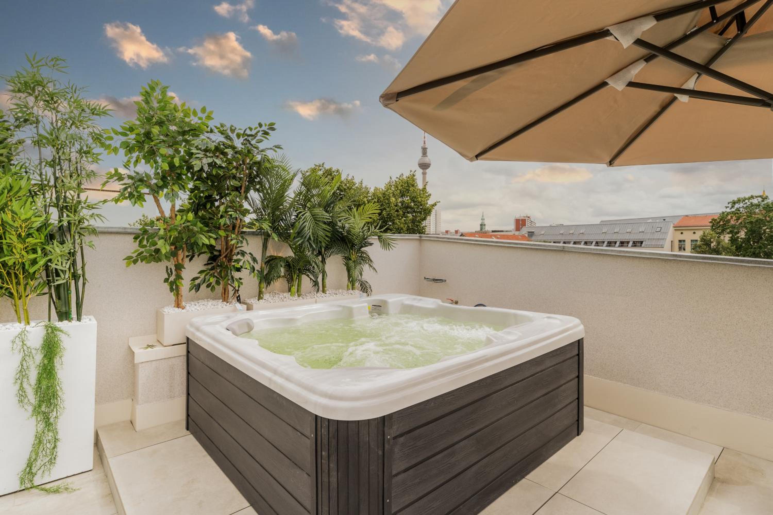 Spacious Apartments In Mitte- Feel The Citycenter