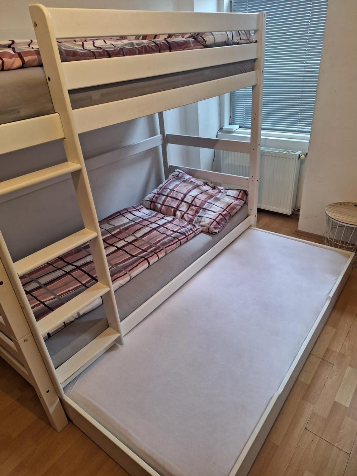 Simple Room Private Apartment