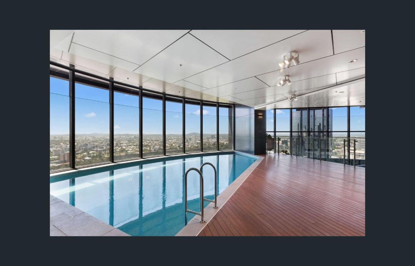 1BR Apt in the Heart of the City w Stunning View