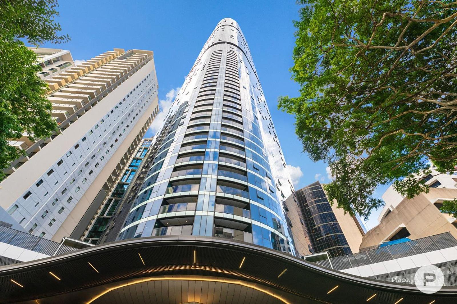 1BR Apt in the Heart of the City w Stunning View