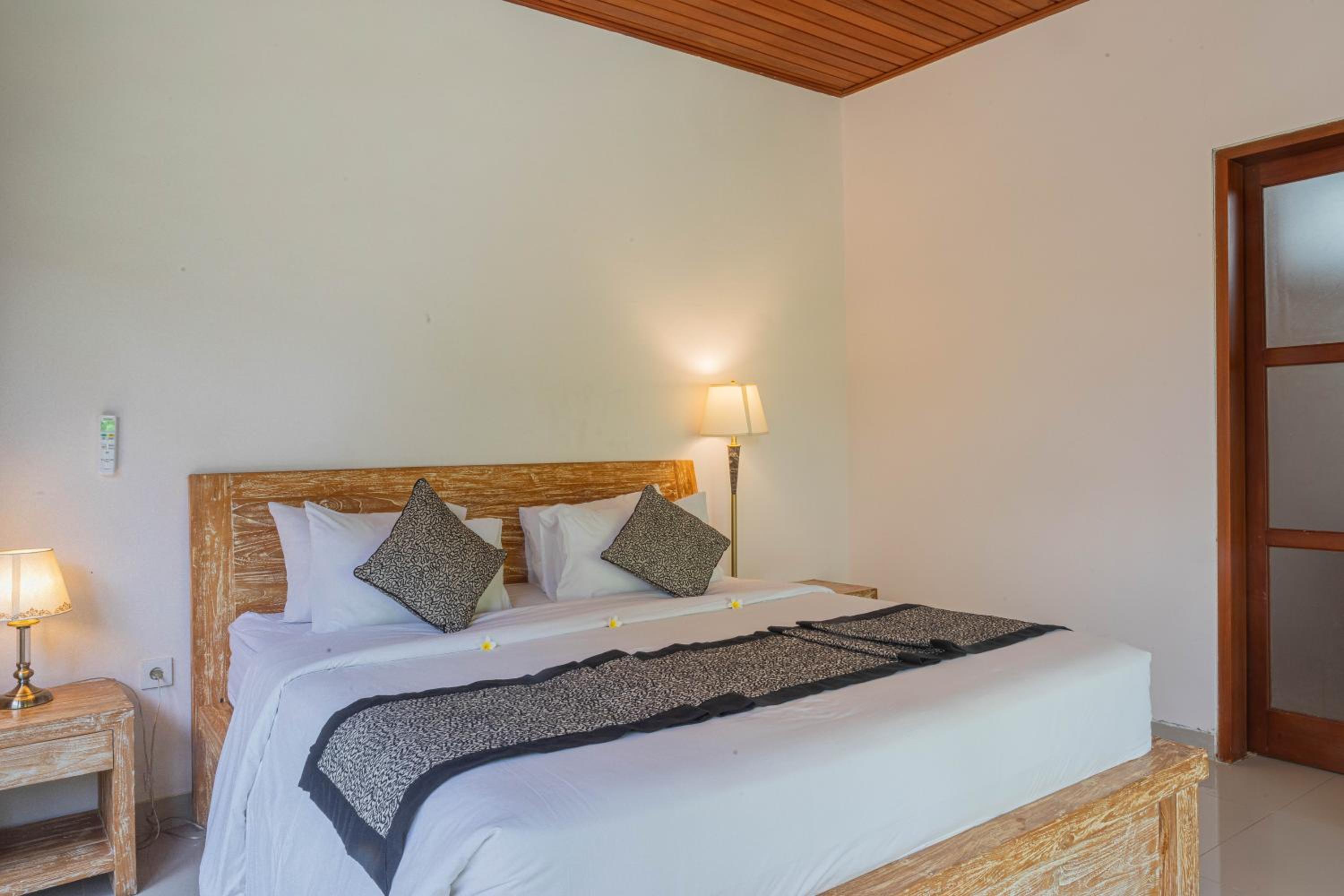 Sari Bamboo Villas