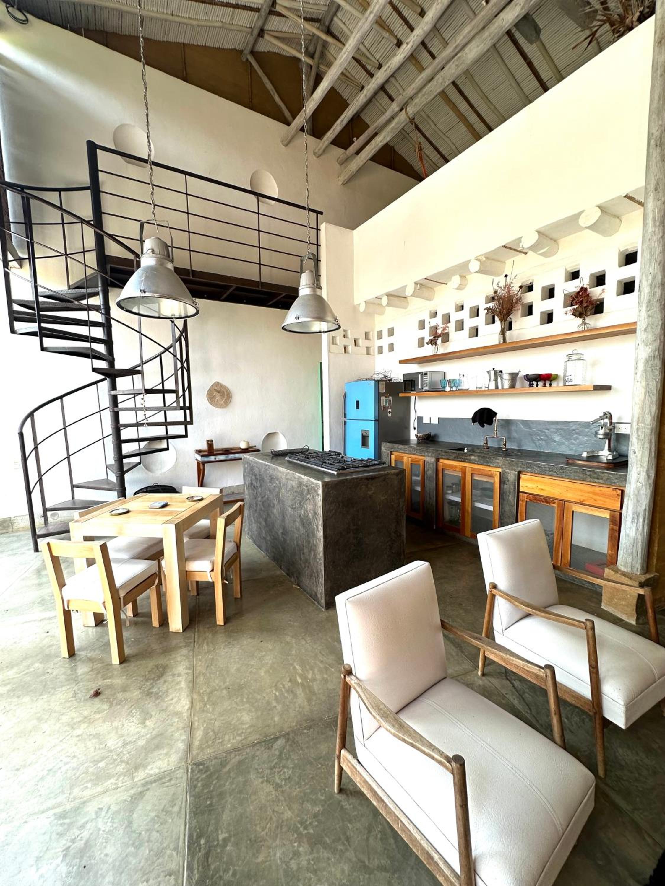 LOFT SAJA. Diseño en tapia pisada contemporáneo