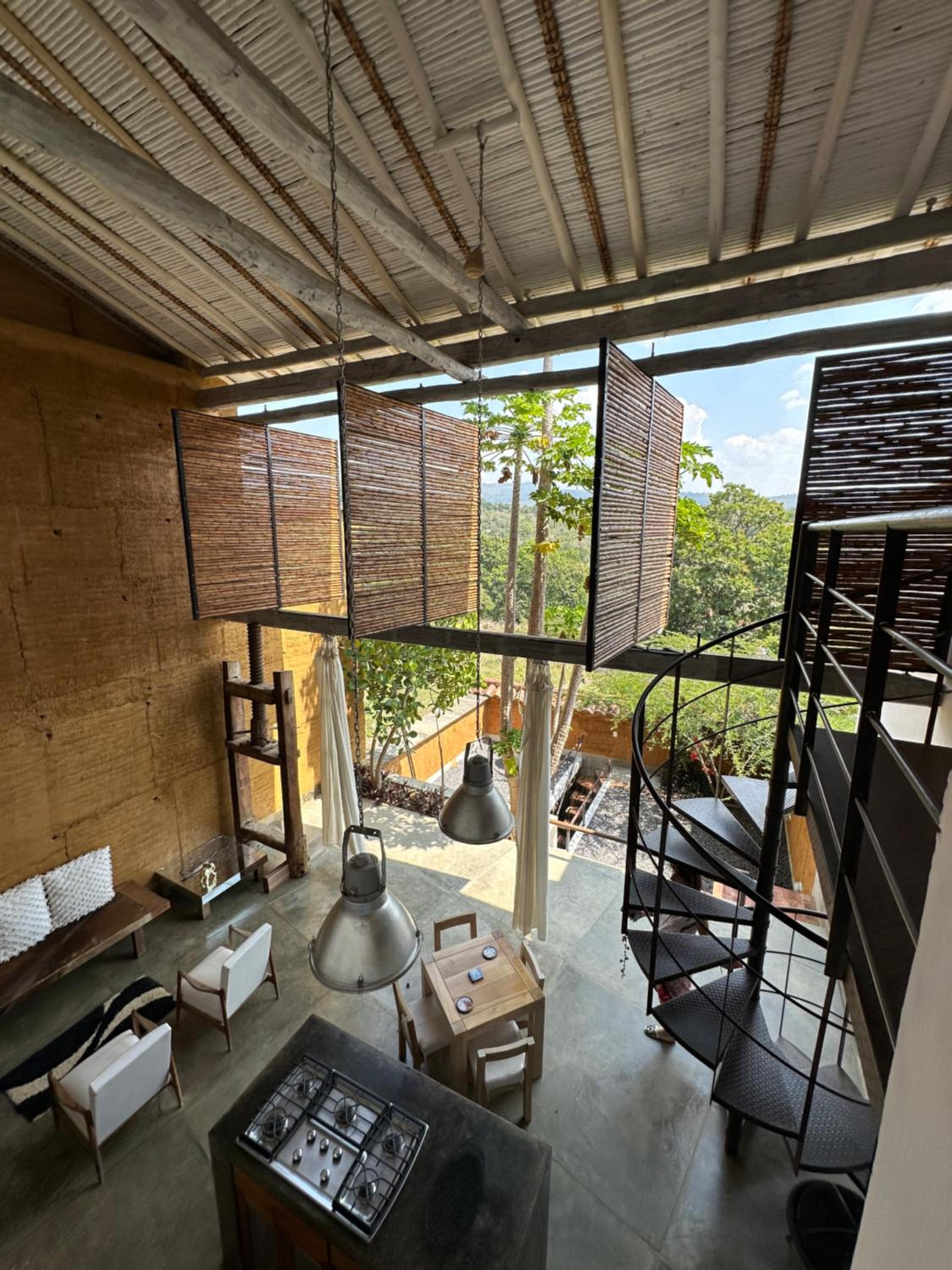 LOFT SAJA. Diseño en tapia pisada contemporáneo