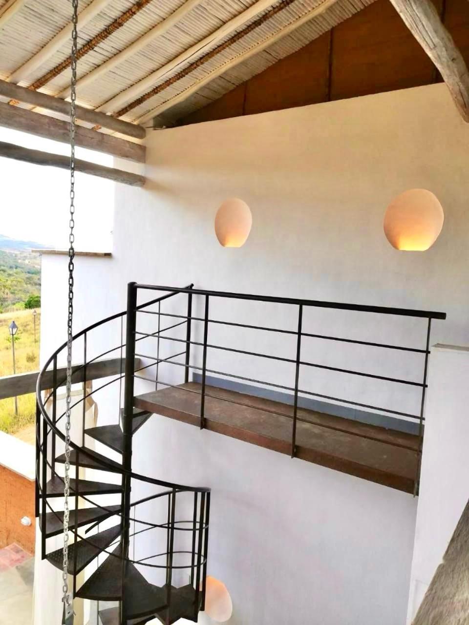 LOFT SAJA. Diseño en tapia pisada contemporáneo