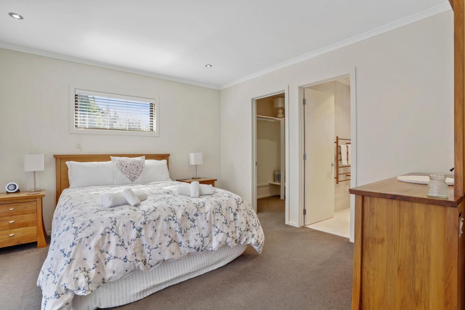 16 Rutherford Crescent view 4
