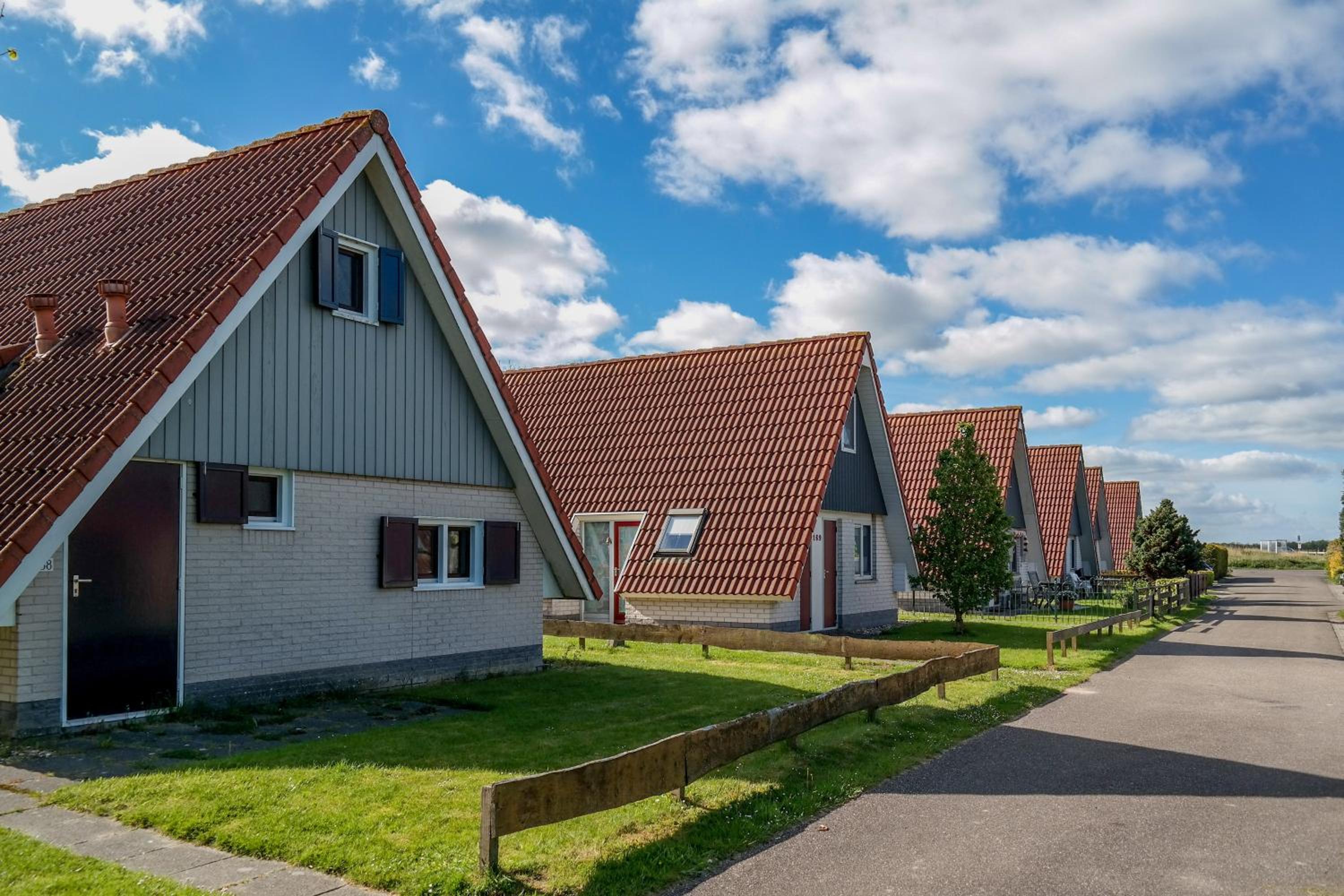 Lilian Modern Holiday home at a typical dutch canal, close to the Lauwersmeer