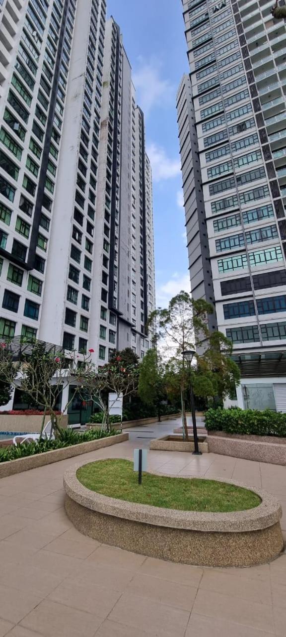 IOI Residences Kempas utama