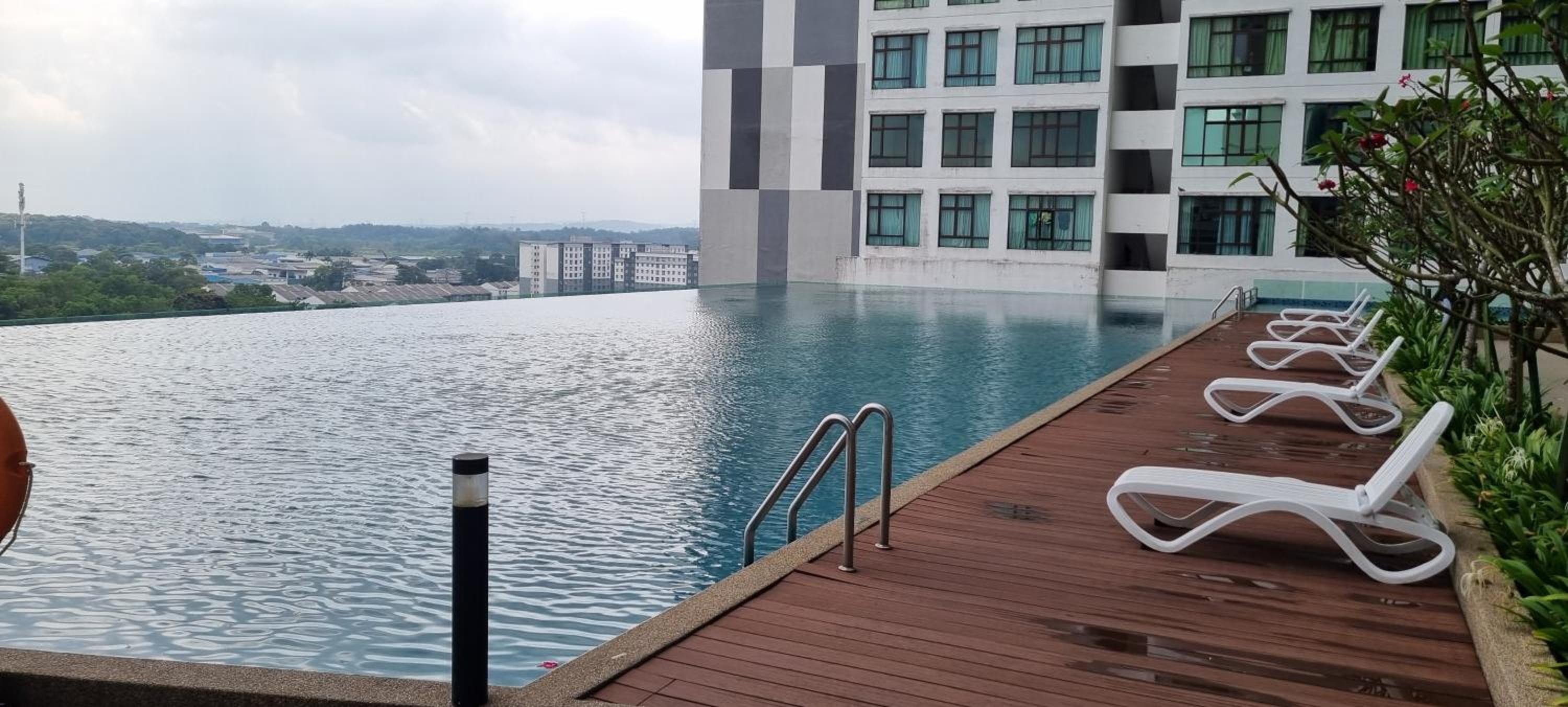 IOI Residences Kempas utama