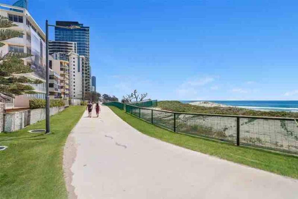 Surfers Paradise - 2B 2bath Oceanview apartment