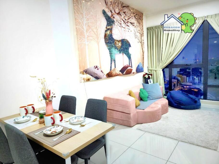 Mosaic Southkey 3BR near to mid-valley mega mall by Gdragon Homestay
