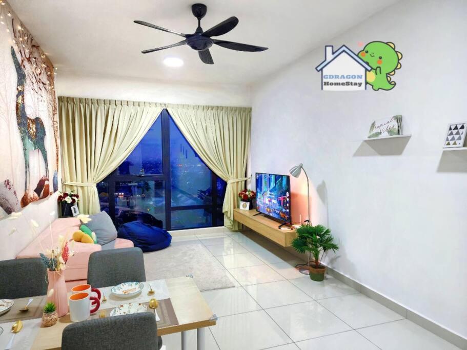 Mosaic Southkey 3BR near to mid-valley mega mall by Gdragon Homestay