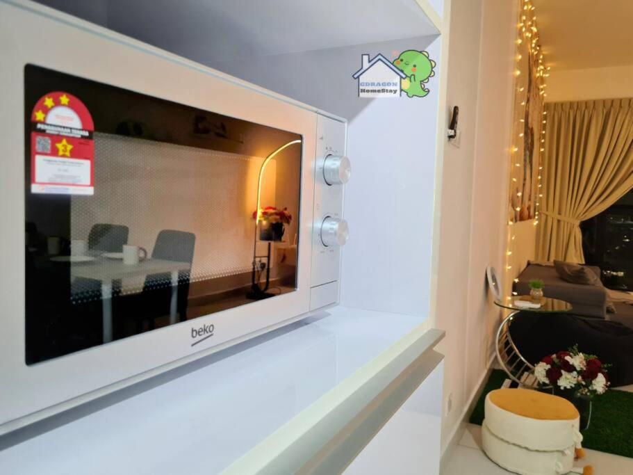 Mosaic Southkey 3BR near to mid-valley mega mall by Gdragon Homestay