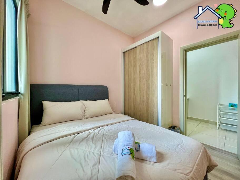 Mosaic Southkey 3BR near to mid-valley mega mall by Gdragon Homestay