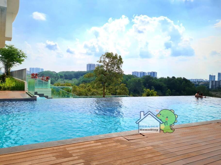 Mosaic Southkey 3BR near to mid-valley mega mall by Gdragon Homestay