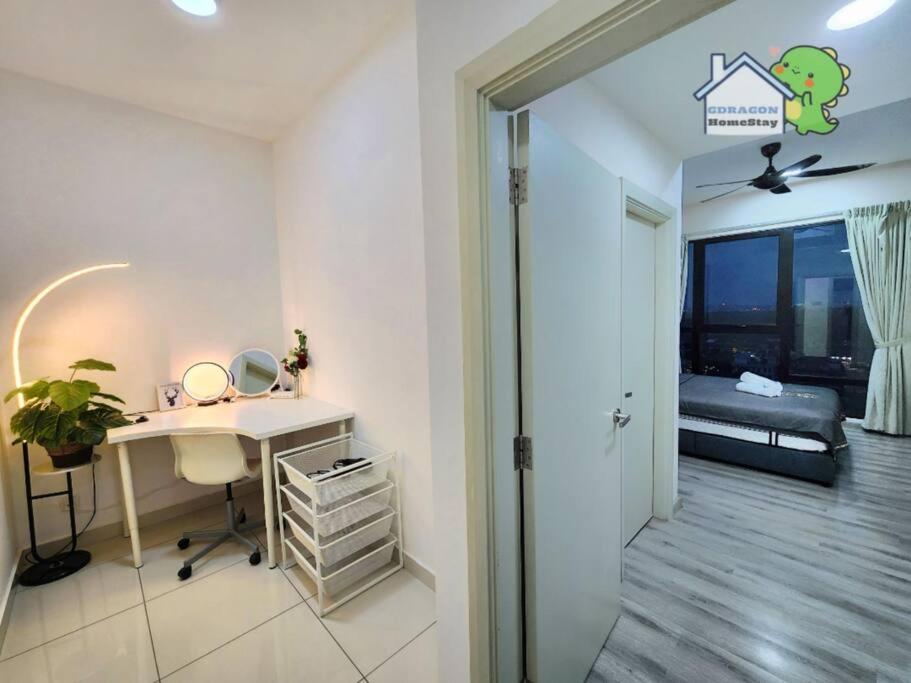 Mosaic Southkey 3BR near to mid-valley mega mall by Gdragon Homestay