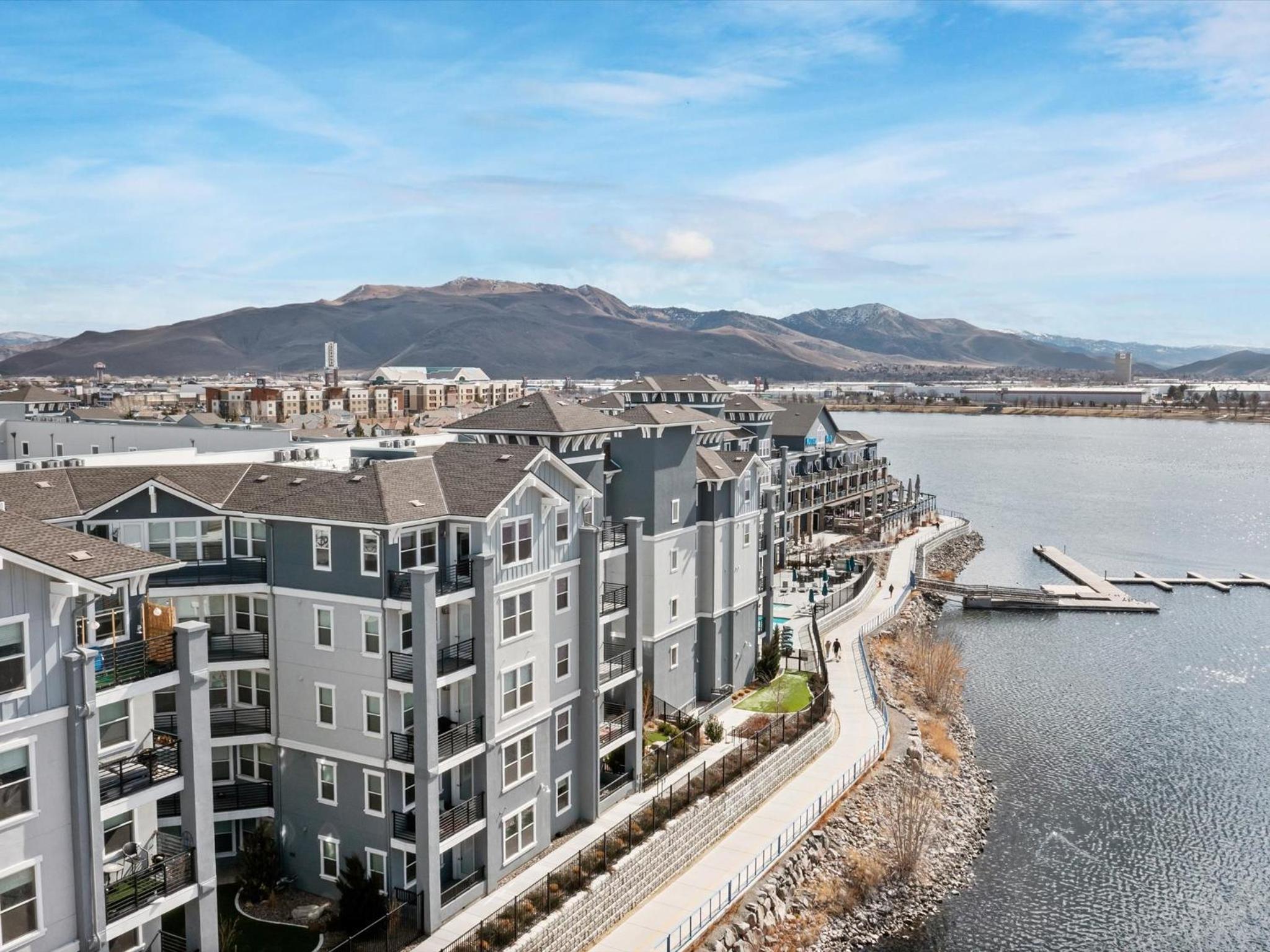 Exquisite Lakefront Condo view 5