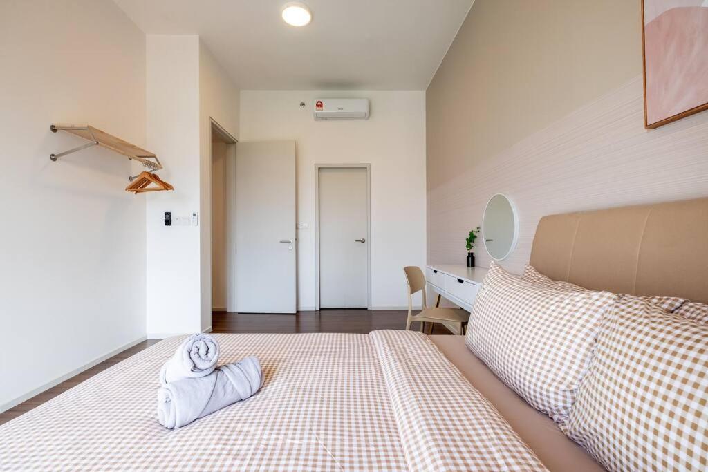 UNA Residence By Feel Home Malaysia opposite Sunway Velocity Mall