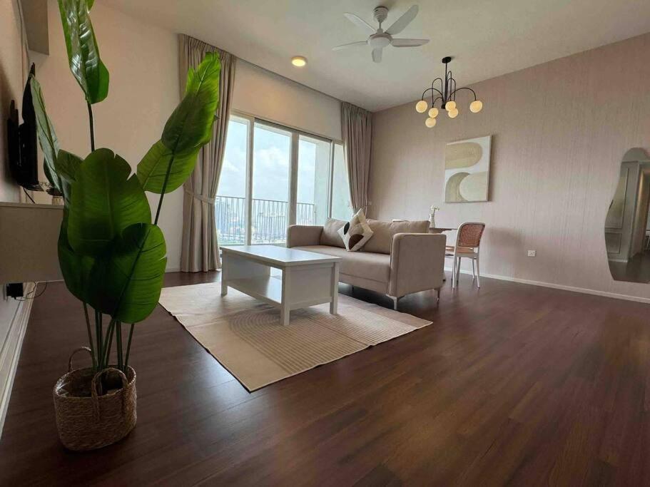 UNA Residence By Feel Home Malaysia opposite Sunway Velocity Mall