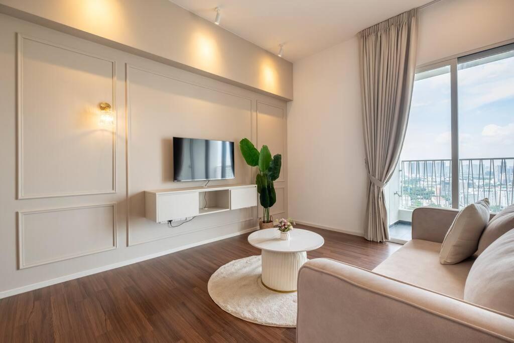 UNA Residence By Feel Home Malaysia opposite Sunway Velocity Mall