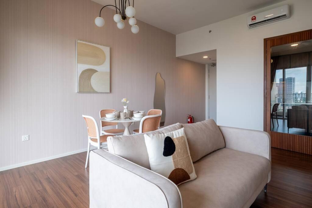 UNA Residence By Feel Home Malaysia opposite Sunway Velocity Mall