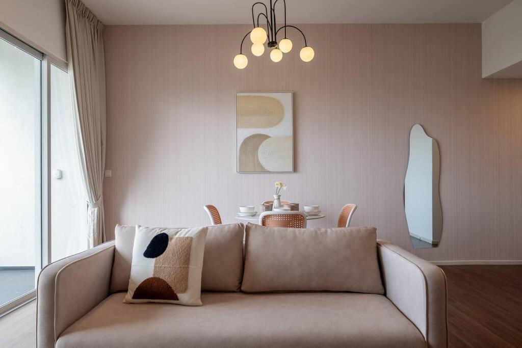 UNA Residence By Feel Home Malaysia opposite Sunway Velocity Mall