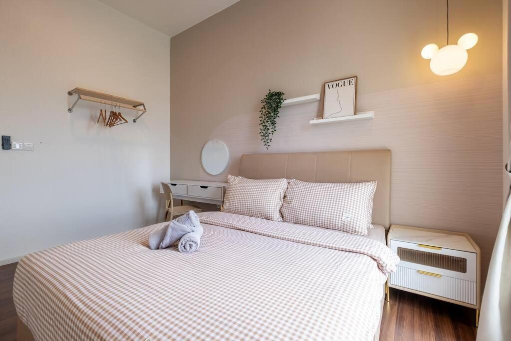 UNA Residence By Feel Home Malaysia opposite Sunway Velocity Mall