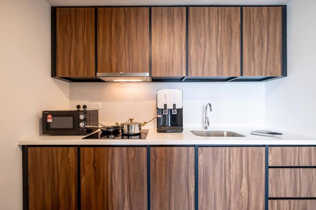 UNA Residence By Feel Home Malaysia opposite Sunway Velocity Mall