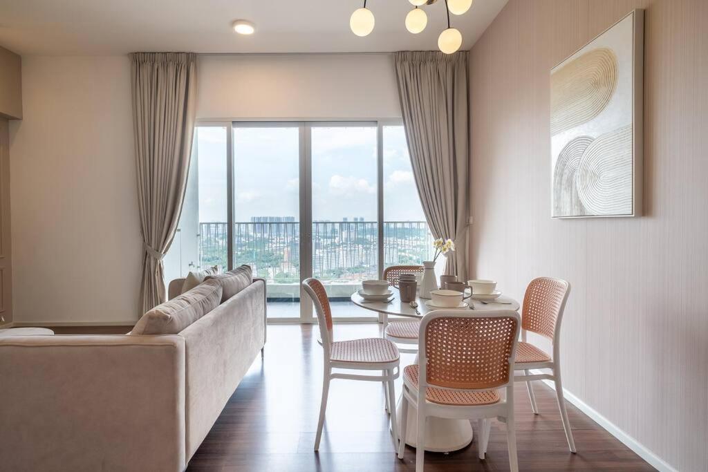 UNA Residence By Feel Home Malaysia opposite Sunway Velocity Mall